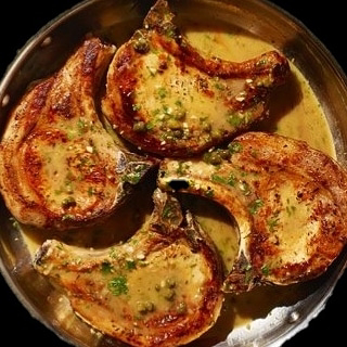 Chuletas de Cerdo en Salsa de Limón y Alcaparras Chuletas de Cerdo en Salsa de Limón y Alcaparras