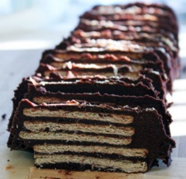 TARTA DE GALLETAS Y CHOCOLATE TARTA DE GALLETAS Y CHOCOLATE